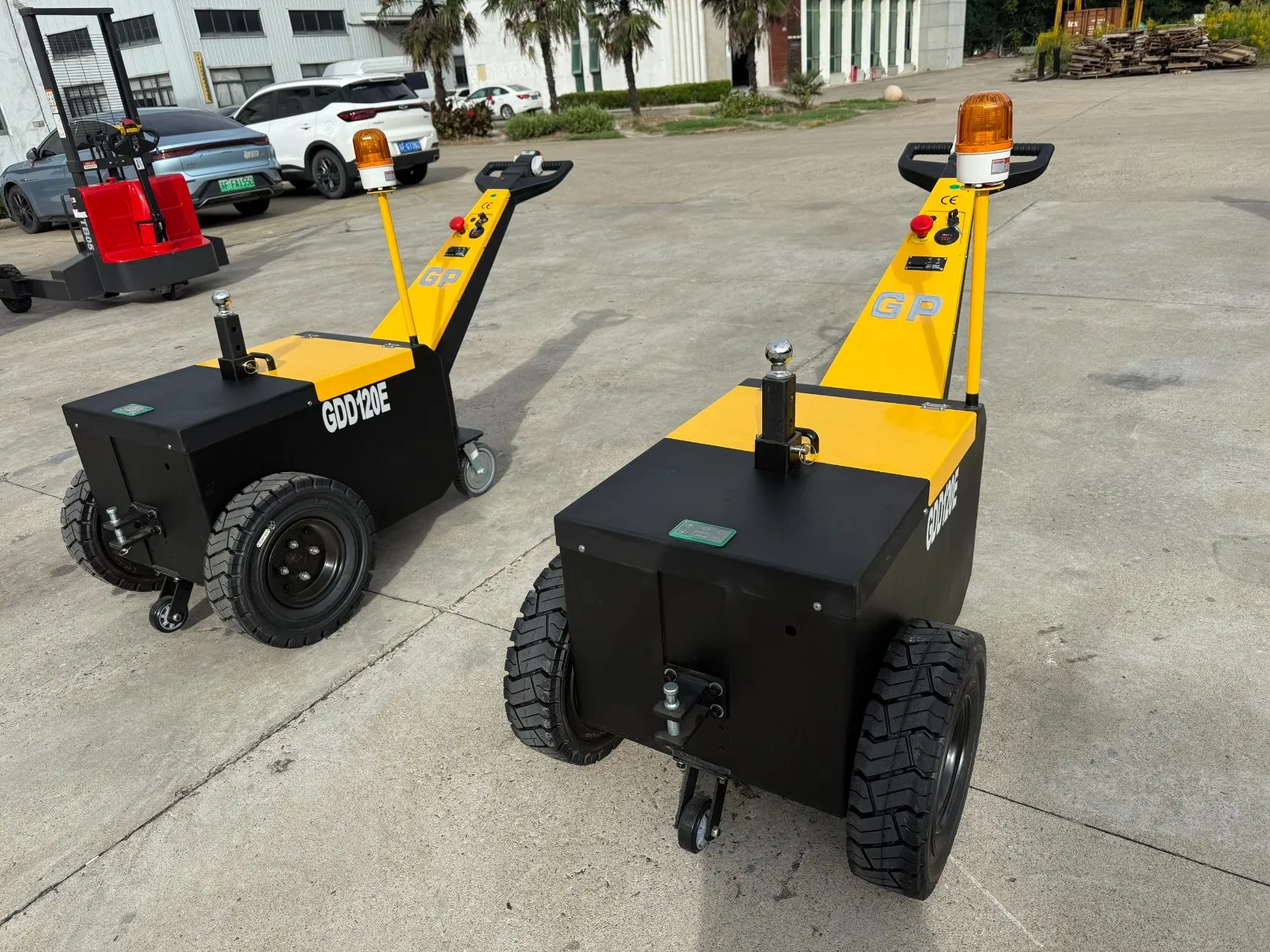 Hand-Guided Electric Tractor: Zero-Emission Manual Tow Tractor for Eco-Friendly Material Transport.