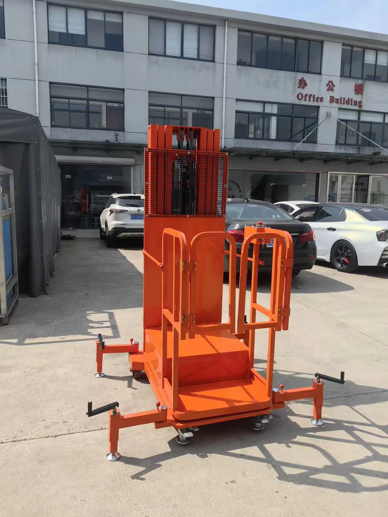 4m 5m 6m 300kg Small Wheels Tool Semi Electric Low Level Central Rider Order Picker