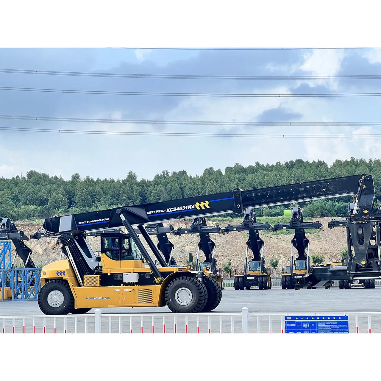 New Xcs4531K Container Reach Stacker 45ton Rated Load High Performance Hot Selling