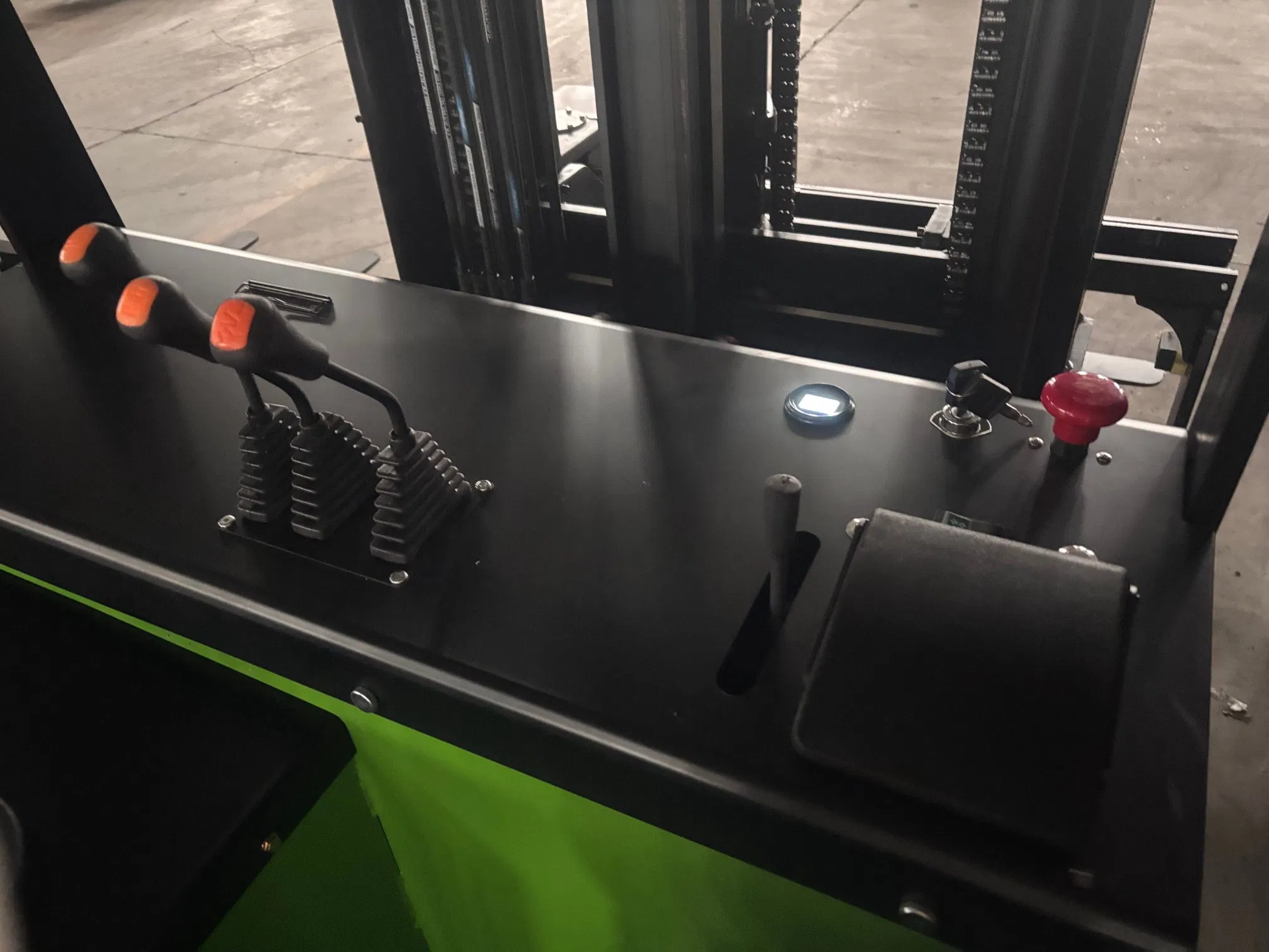 2t Three-Way Electric Forklift/3way Forklift: 6m Lift, 180° Rotation for Space-Optimized Warehousing.