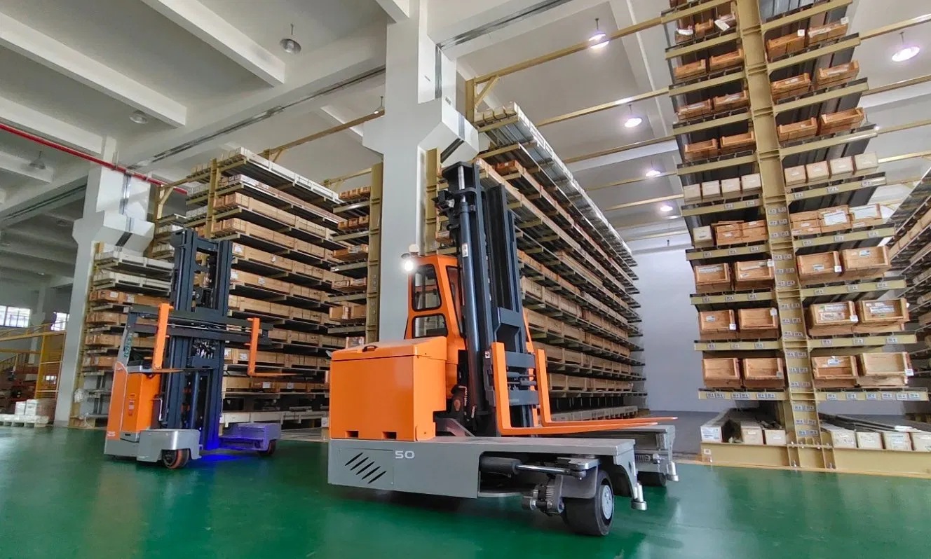 Counterbalanced Forklift, Side Loader and Very Narrow Aisle (VNA) Truck Multidirectional Sideloader Forklift 4WD Electric for Long Loads Through Narrow Doorways