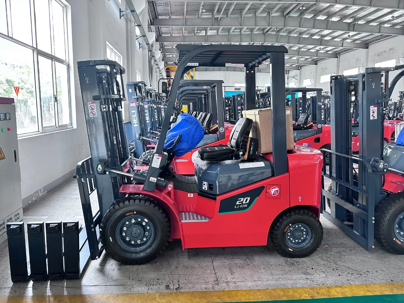 3 Ton 5 Ton Lithium Battery Electric Forklift Cpcd30 Cpcd50 Hydraulic Pallet Truck Diesel Forklift Cpd30 Powered Pallet Truck