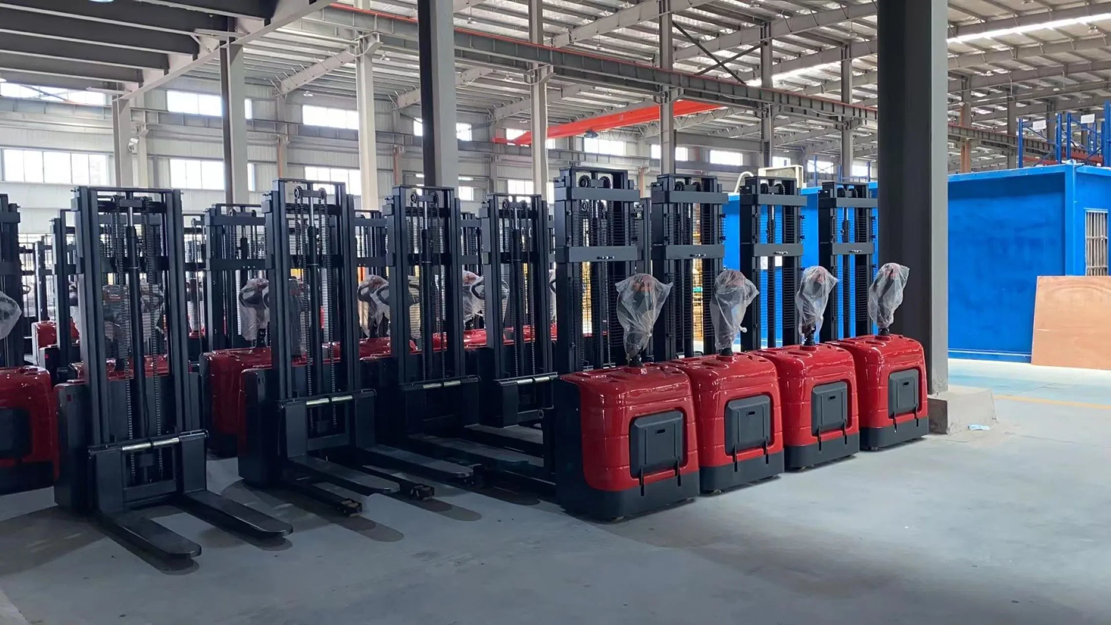 Factory Outlet 3000mm-6000mm Lifting High Mini Forklift Electric Stacker Forklift Electric Reach Stacker with CE