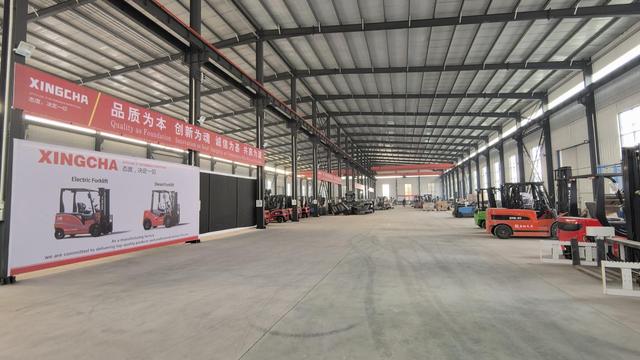 IDD Motion specialized warehouse vehicle for narrow aisles