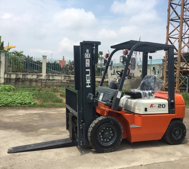 Compact-Design 2ton Material Handling Equipment Forklift Cpcd20 Side Loader Lift Handler with 500mm Load Center for Sale