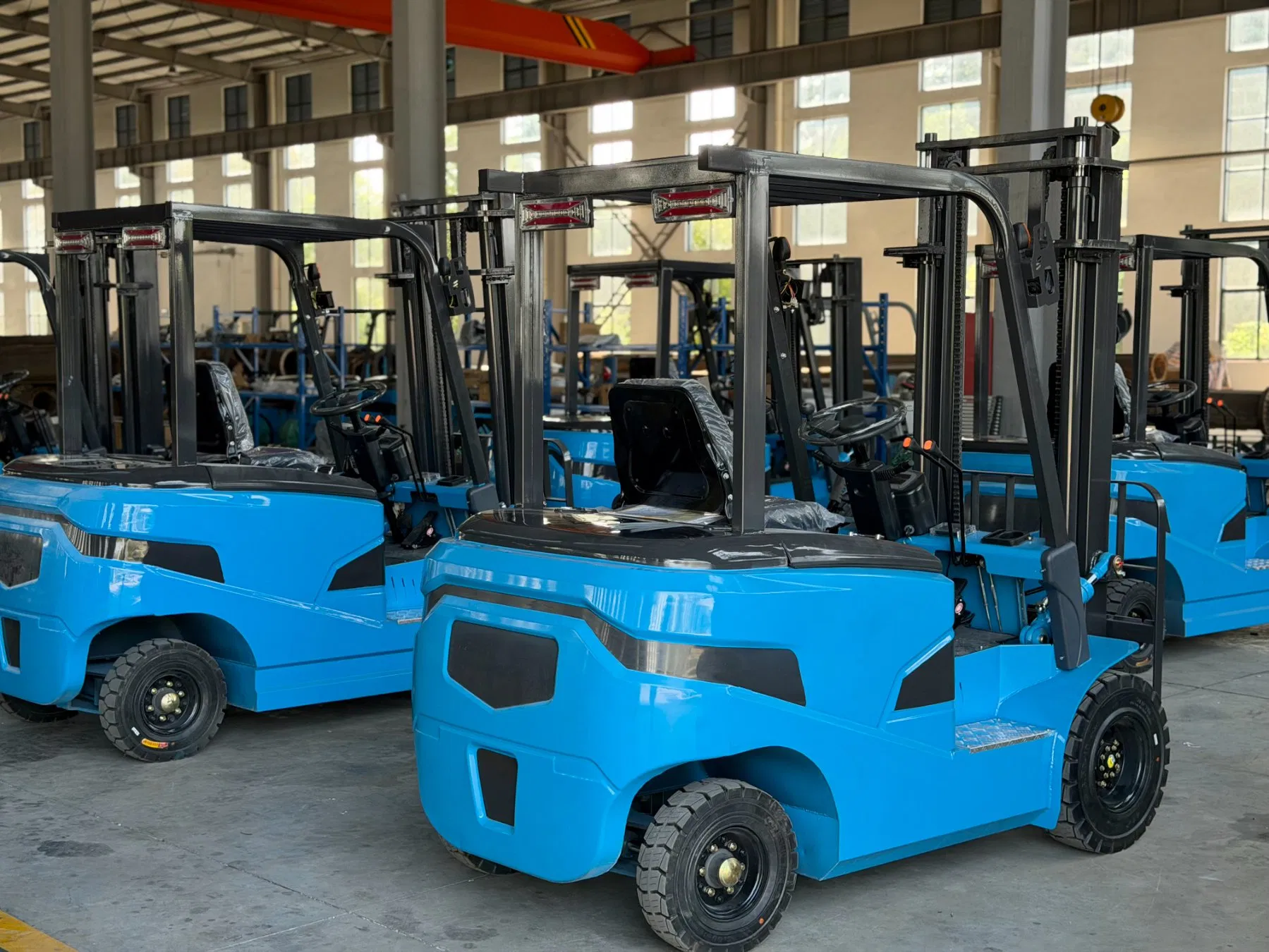 2.5-Ton Lithium Electric Forklift Engineered for Narrow-Aisle Warehouses, Featuring an Adjustable Ergonomic Seat and Full After-Sales Service