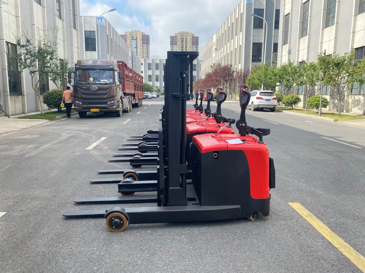 Tfa220 2t Electric Reach Truck with High Lifting 5m Battery Forklift Stacker