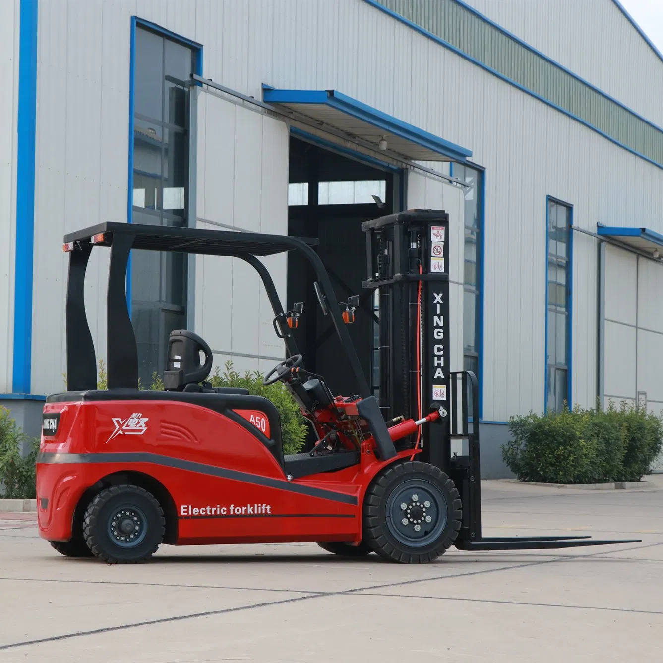 Lithium Battery Powered Four-Wheel Forklift, 1.5-5 Tons