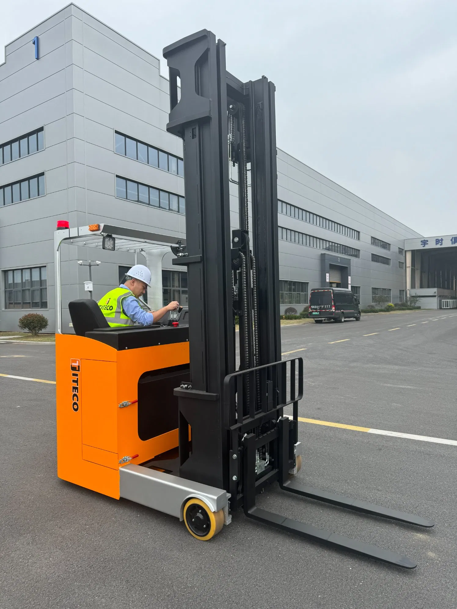 Titeco 1.5ton-3.0ton Reach Truck Forklift Pallet Stacker Heavy Duty Electric Powered Reach Truck for Warehouse Storage
