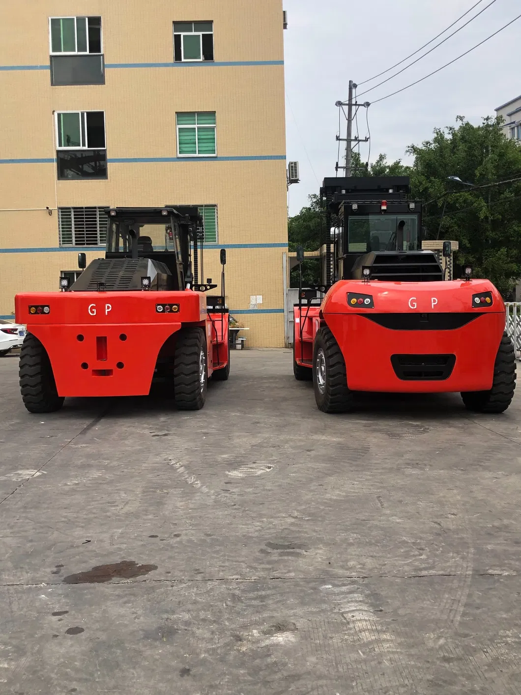 Heavy Duty Forklift 2