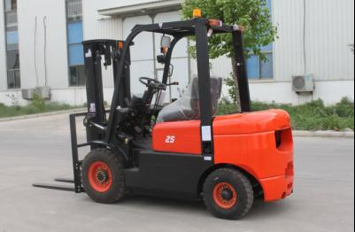 2.5 3 4 5 7 10ton Counterbalance Diesel Engine Side Shifter Xinchai490 Mini Forklift Automatic Transmission Rough Terrain Forklift with CE