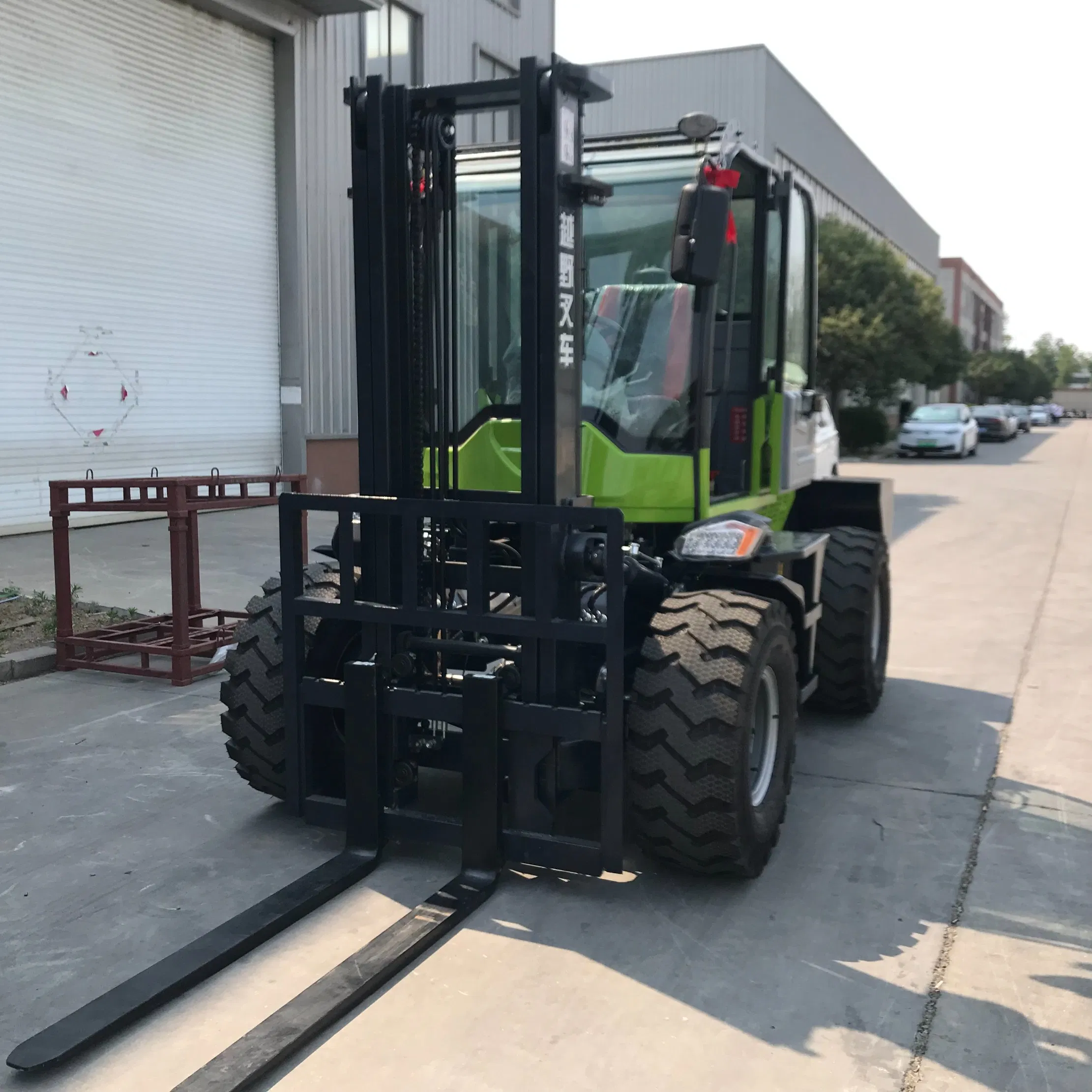 Heavy-Duty 4WD Diesel Forklift Truck for Rough Terrain
