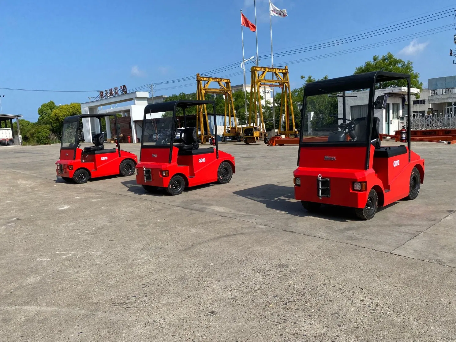 20 Ton Electric Tow Tractor - Zero Emission, Eco-Friendly Industrial Hauler for Warehouses &amp; Airports