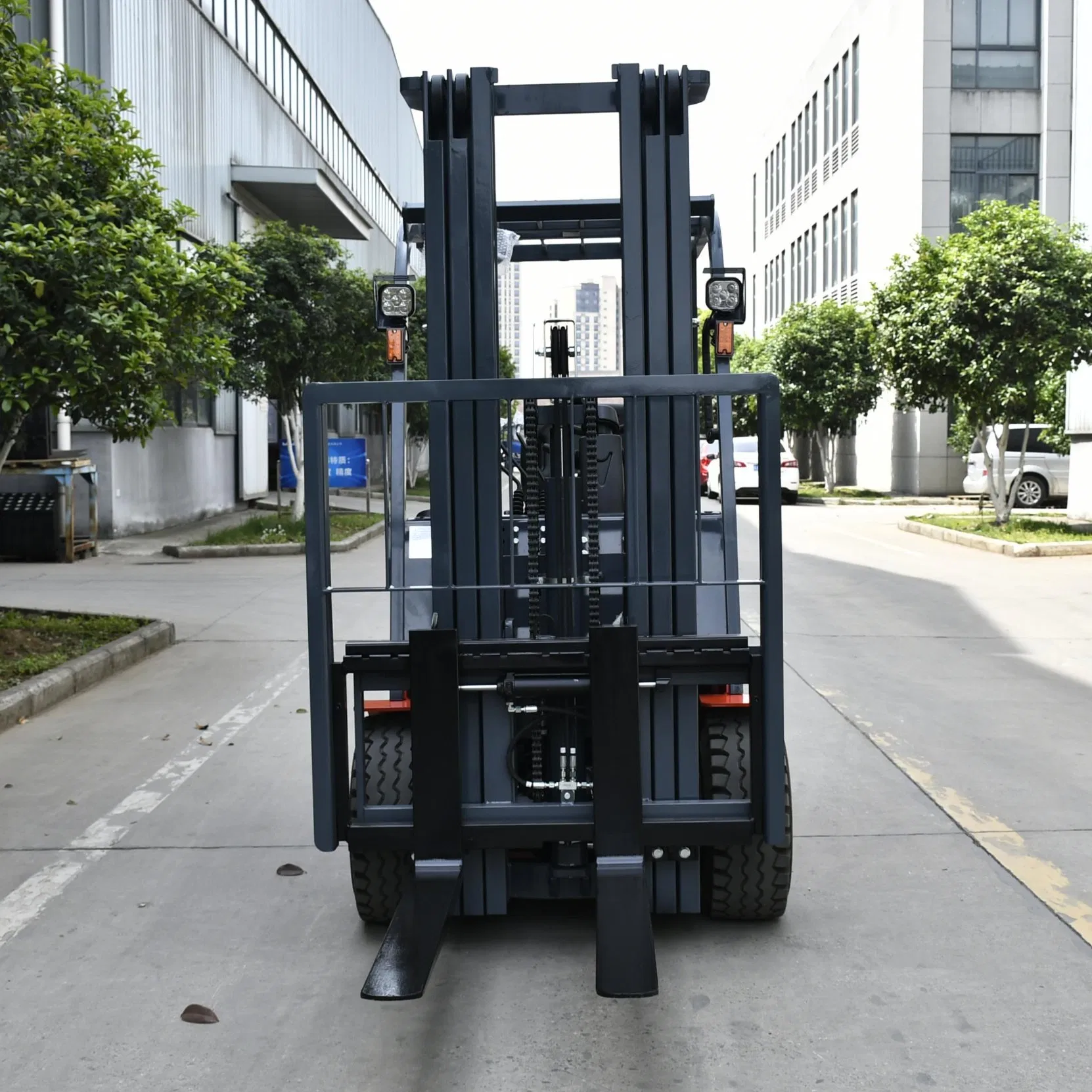 3 Ton Lithium Battery-Powered Electric Forklifts on Sale