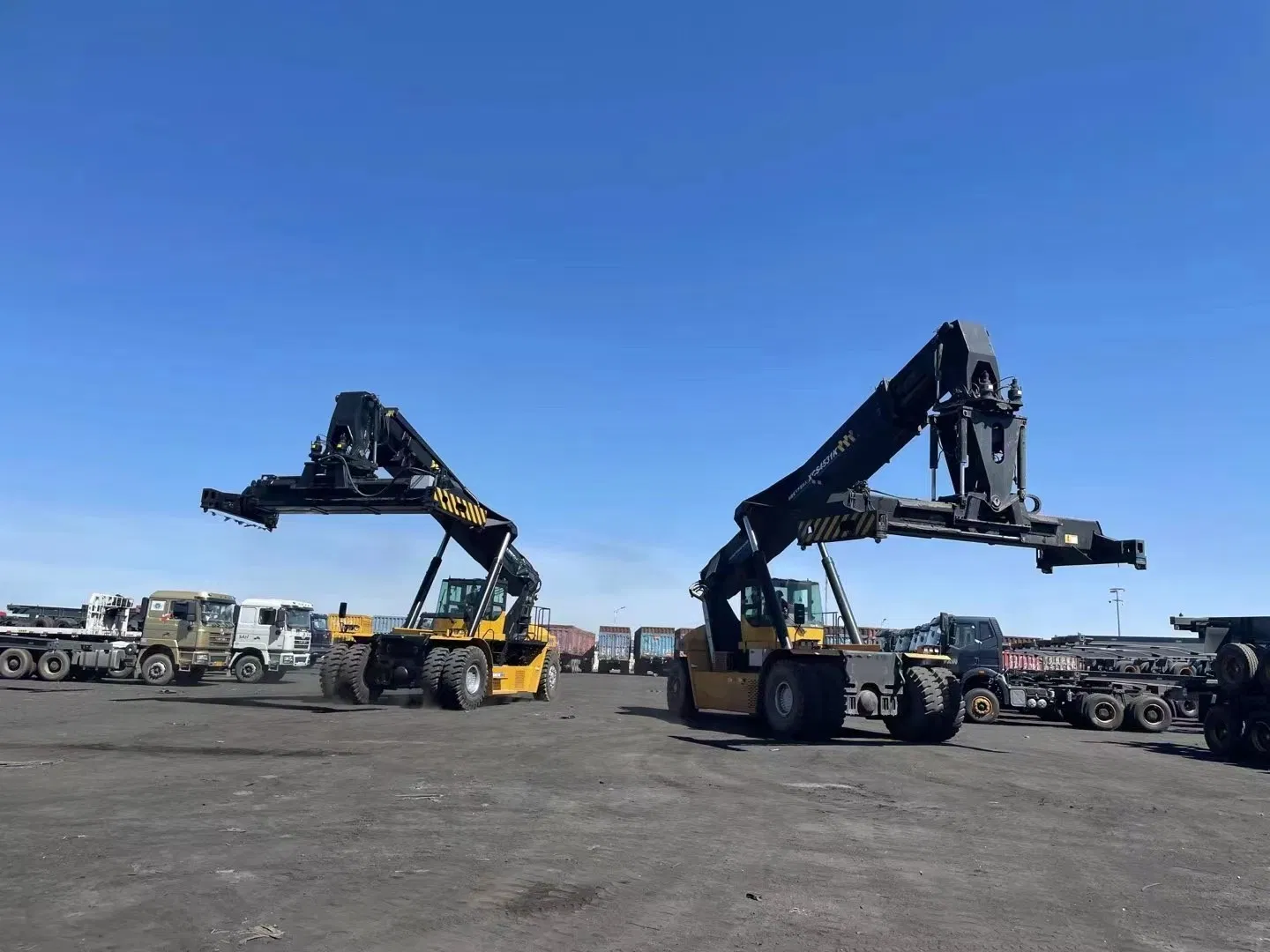 New Xcs4531K Container Reach Stacker 45ton Rated Load High Performance Hot Selling