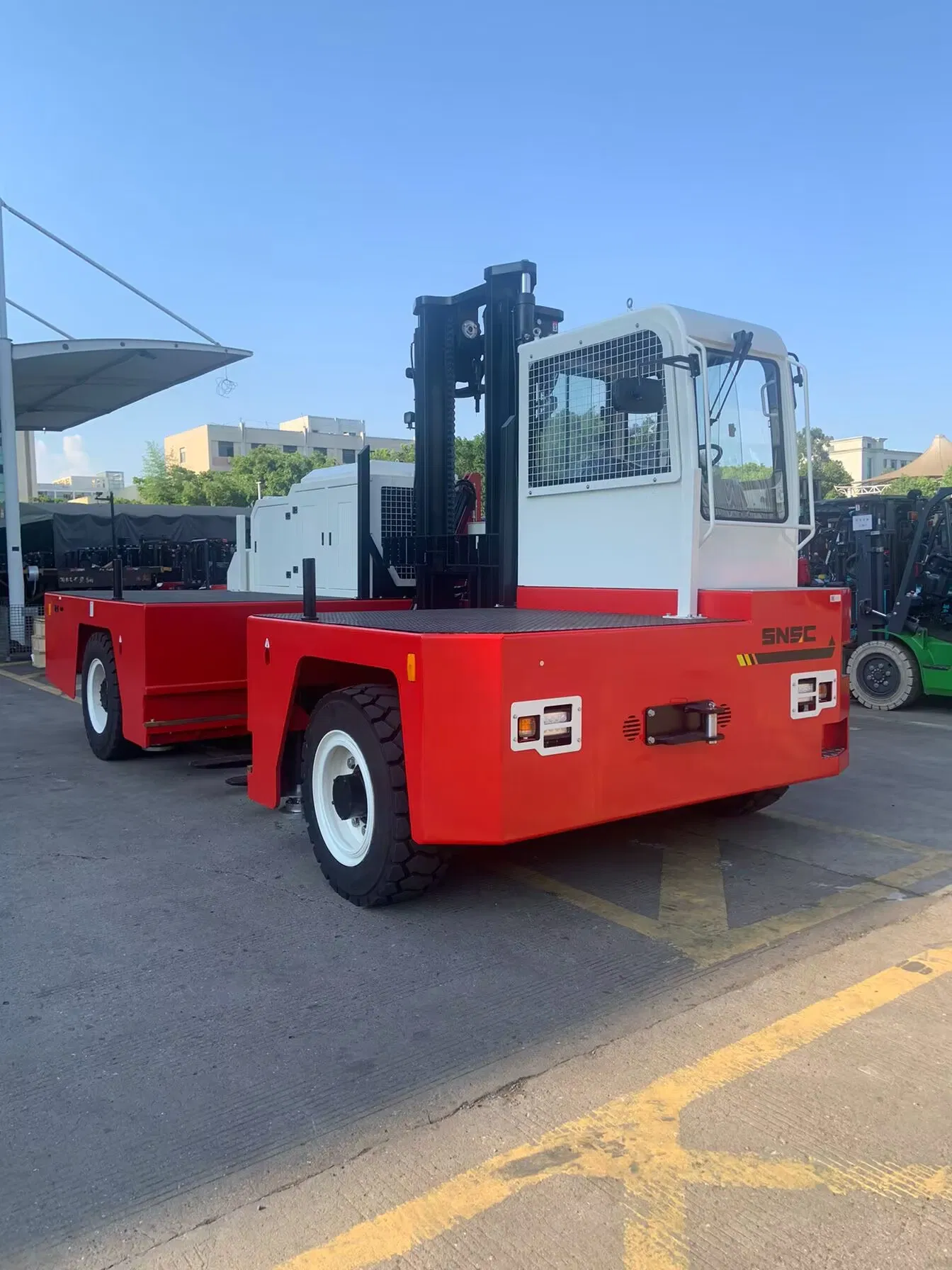 New 10 Ton 12 Ton Diesel Side Loader Forklift with Japan Engine Close Cab