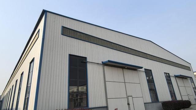 IDD Motion reach truck for high-density storage