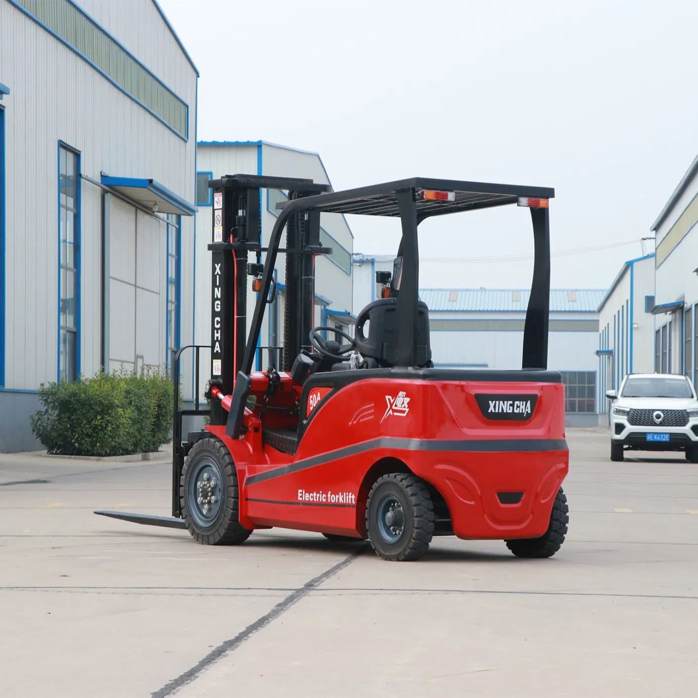 Lithium Battery Powered Four-Wheel Forklift, 1.5-5 Tons