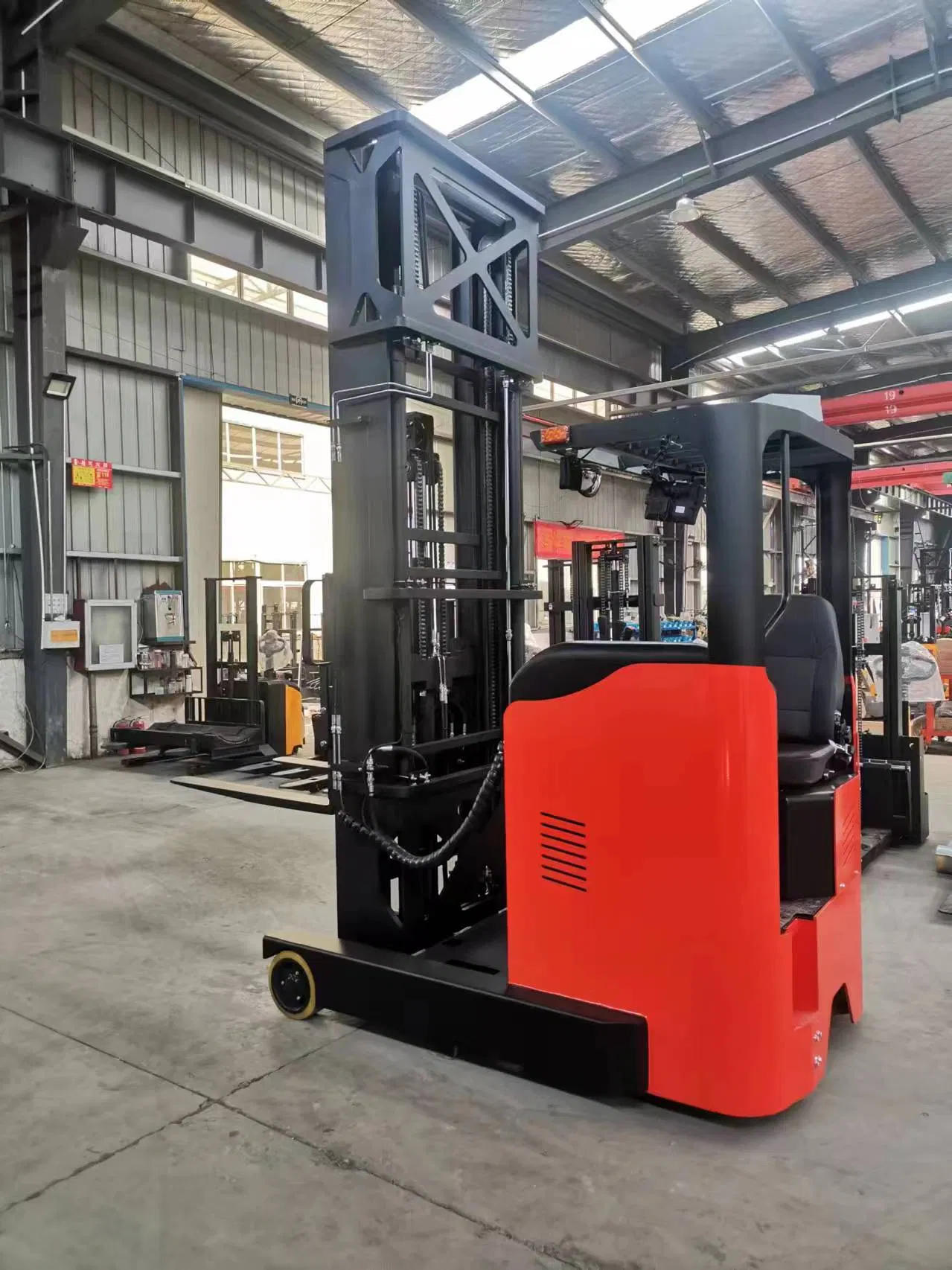 Reach Trucks for Indoor and Outdoor Use High Reach Forklifts Order Pickers