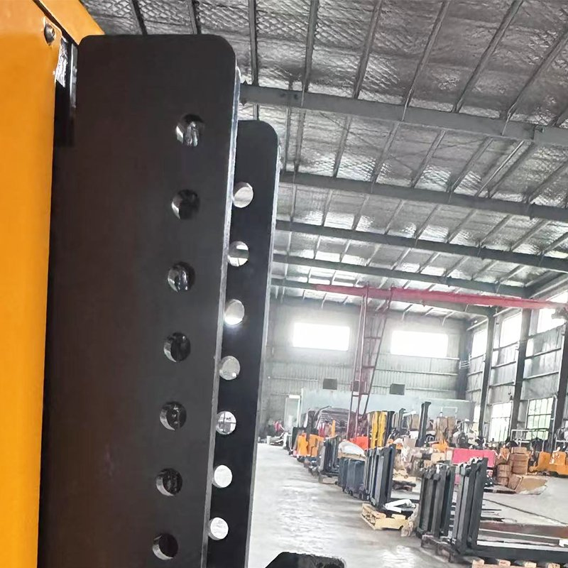 Advanced Electric Tow Tractor for Seamless Cargo Movement