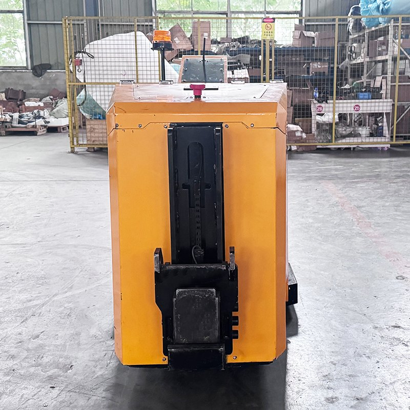 Advanced Electric Tow Tractor for Seamless Cargo Movement