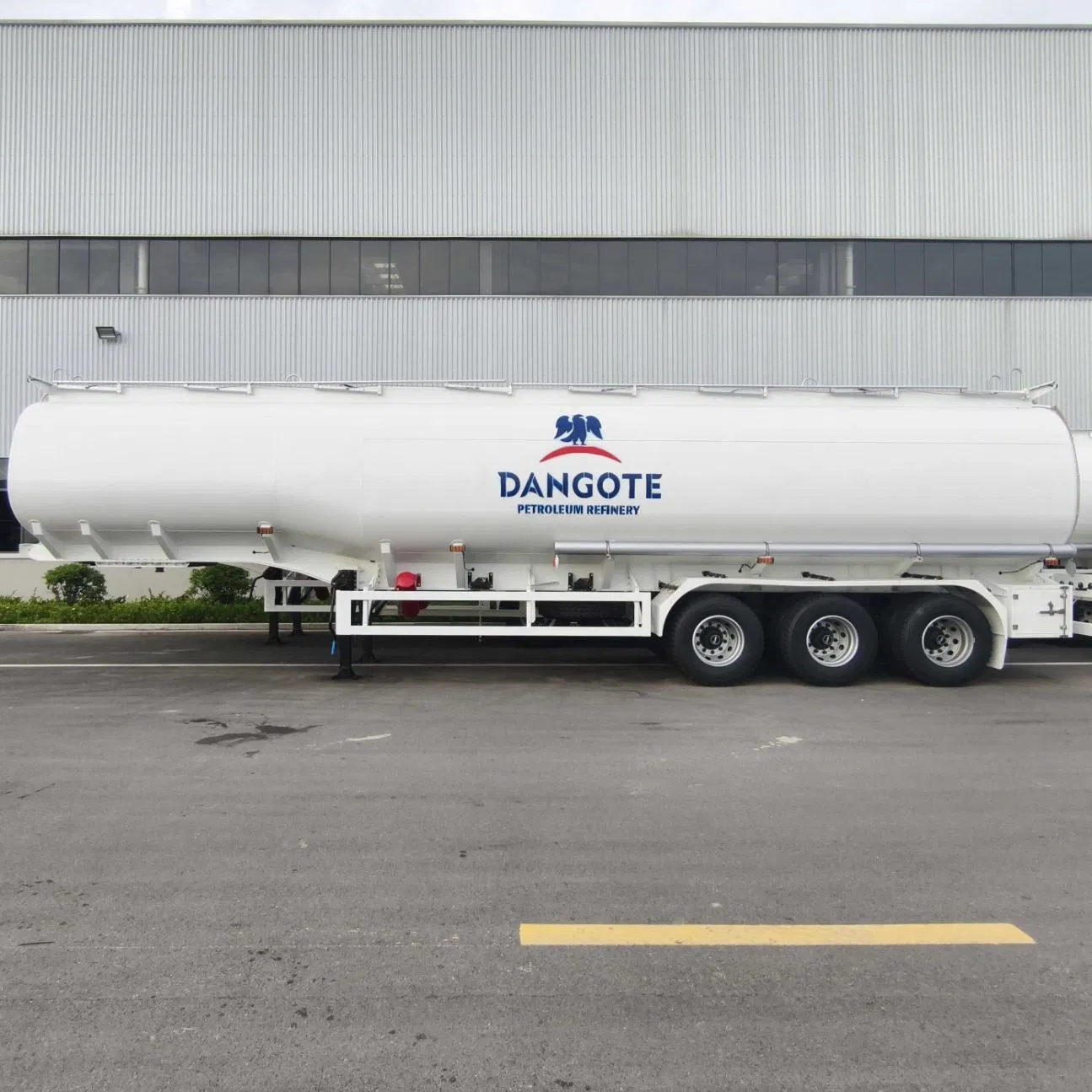 2/3/4 Axle 30000L 40000L 5000L Carbon Steel/Stainless Steel/Aluminum Alloy Milk/Diesel/Liquid/Oil/Fuel/Petrol/Gasoline/Crude Tanker Truck Semi Trailer