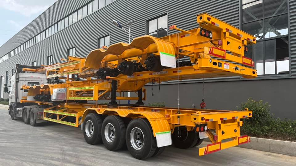 High Quality 20FT 40FT Container Cargo Flatbed Trailer 3axles Skeleton Semi Trailer for Transportation