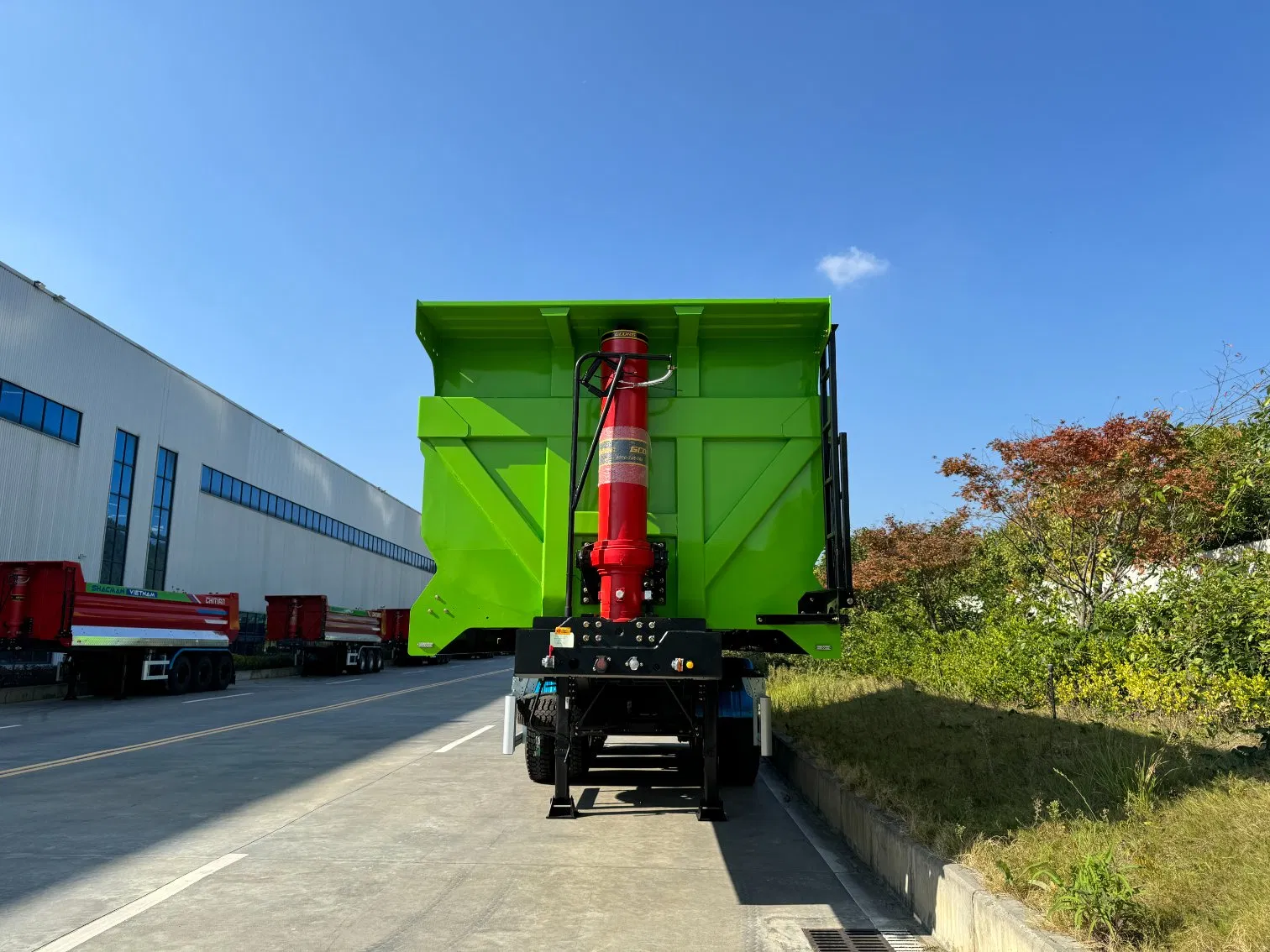 3-Axle Heavy Duty Rear Dump Semi-Trailer for Sand, Gravel and Construction Material Transportation