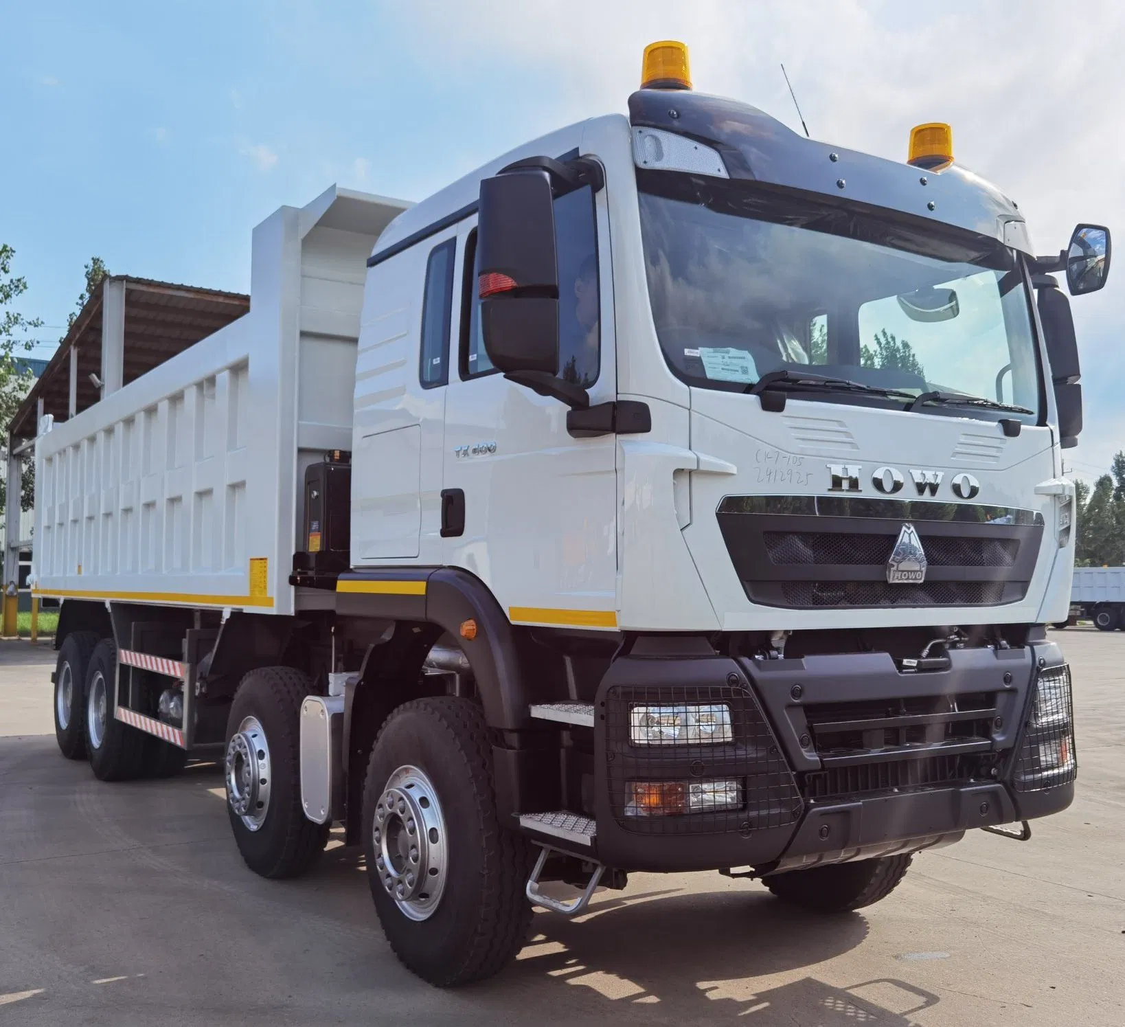 China Sinotruk/Sinotruck/HOWO 8X4 12wheel 40 T/Ton New Heavy Duty Cargo Dumper/Tipper/Dump Truck Price for Sale/Ethiopia/Delivery/Transport