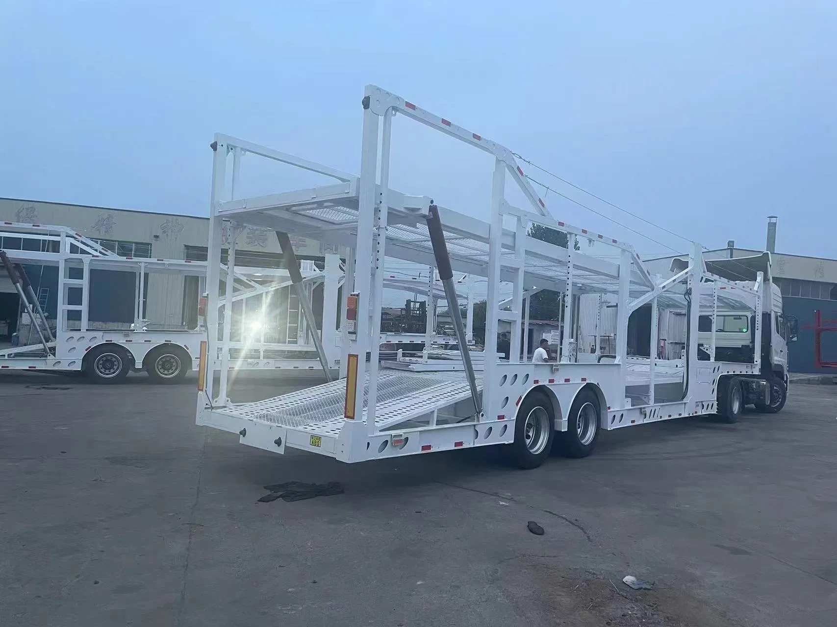 Hot Sale in Russia 1.2 Meter Saddle Tractor Skeletal Double Deck 2 Axle Car Carrier and Transport Semi Hauler Trailer