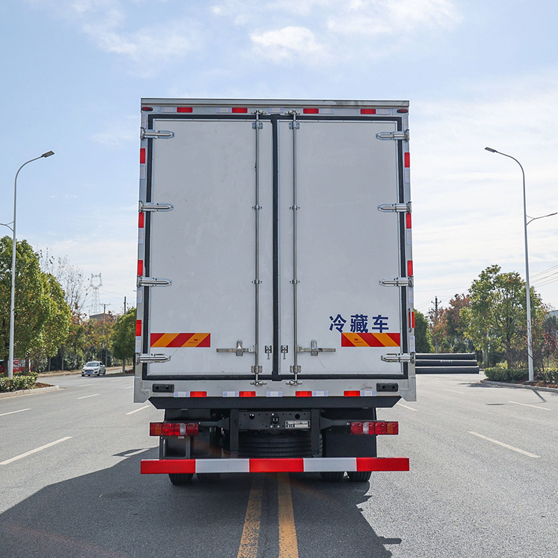 Sinotruk HOWO New/Used 10 Ton Refrigerated Van Food Freezer Cooling Box Truck Cargo Cooling Transport Trucks for Milk Meat Ice Cream Delivery