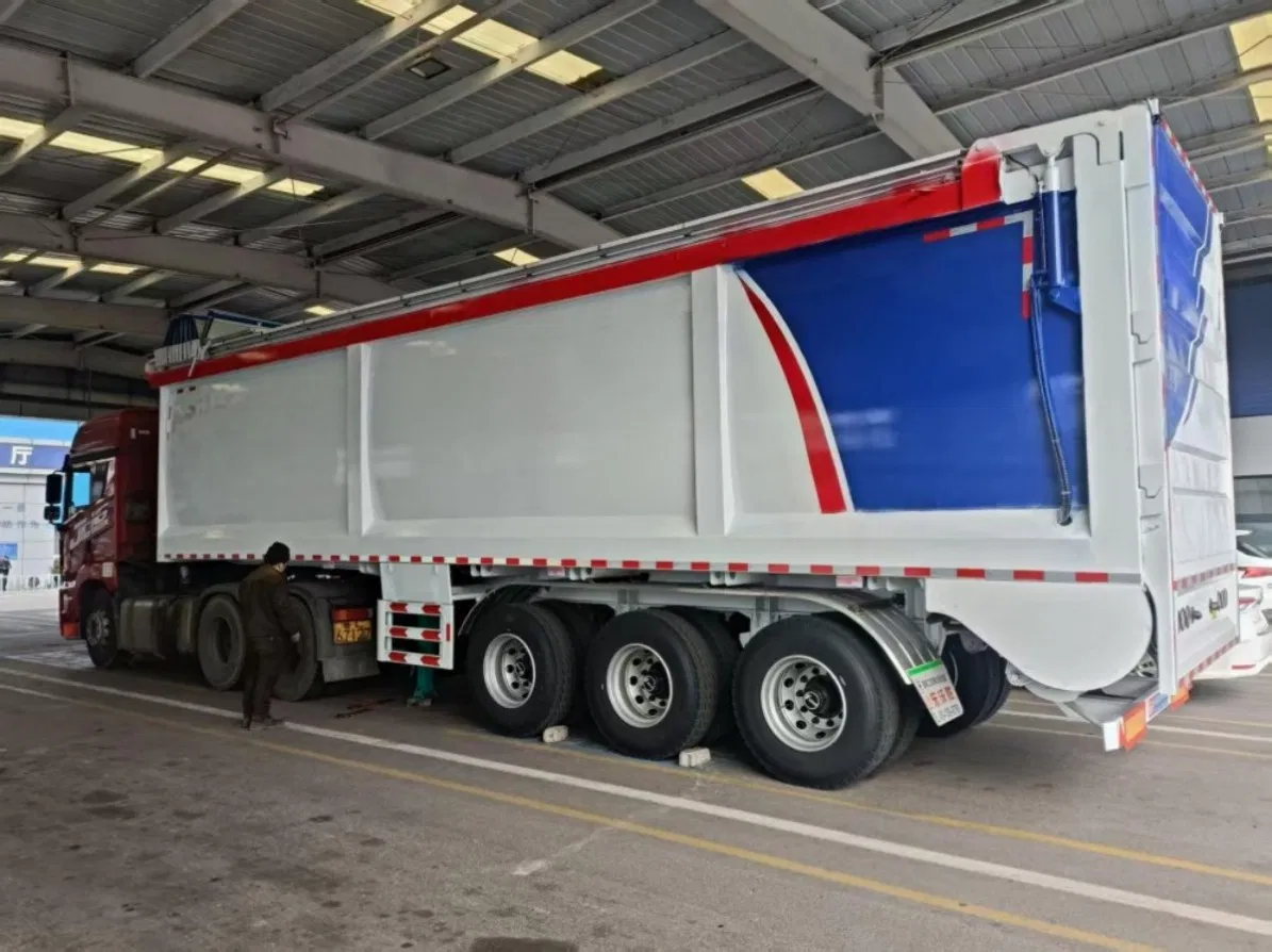 Semi-Trailer for Grain and Forage Transport, Moving Crawler Translation or Hinged Self-Unloading, Rain Water Proof Roof Closed Remotely by U Box