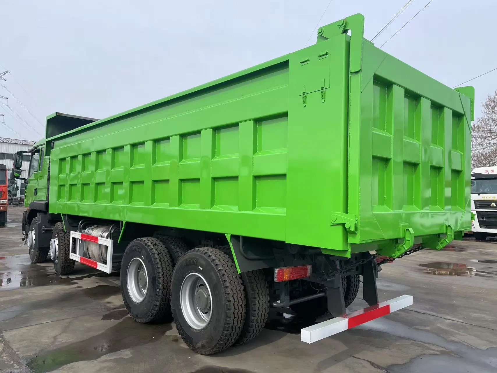 Sinotruk 380HP 430HP 460HP 12 Wheels 6X4 8X4 HOWO Tx Dump Truck