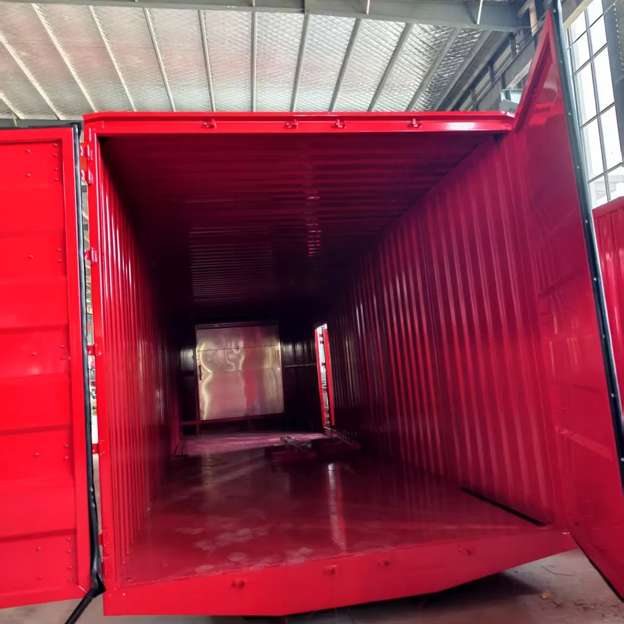 HOWO Sinotruk 4× 2 220HP Factory Directly Sale Freezer Refrigerated Carrier 45-50m3 Food Refrigerated Van Truck Semi Trailer