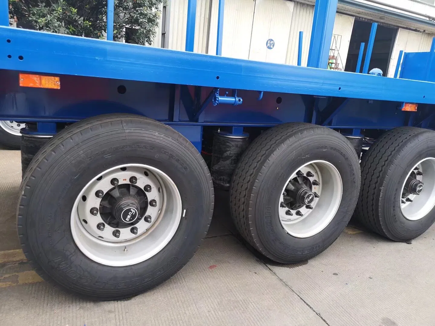 Efficient 3 Axle Transport Log Wood Timber Semi Trailer with Air Suspension Malawi Mozambique Namibia Botswana Namibia Vietnam