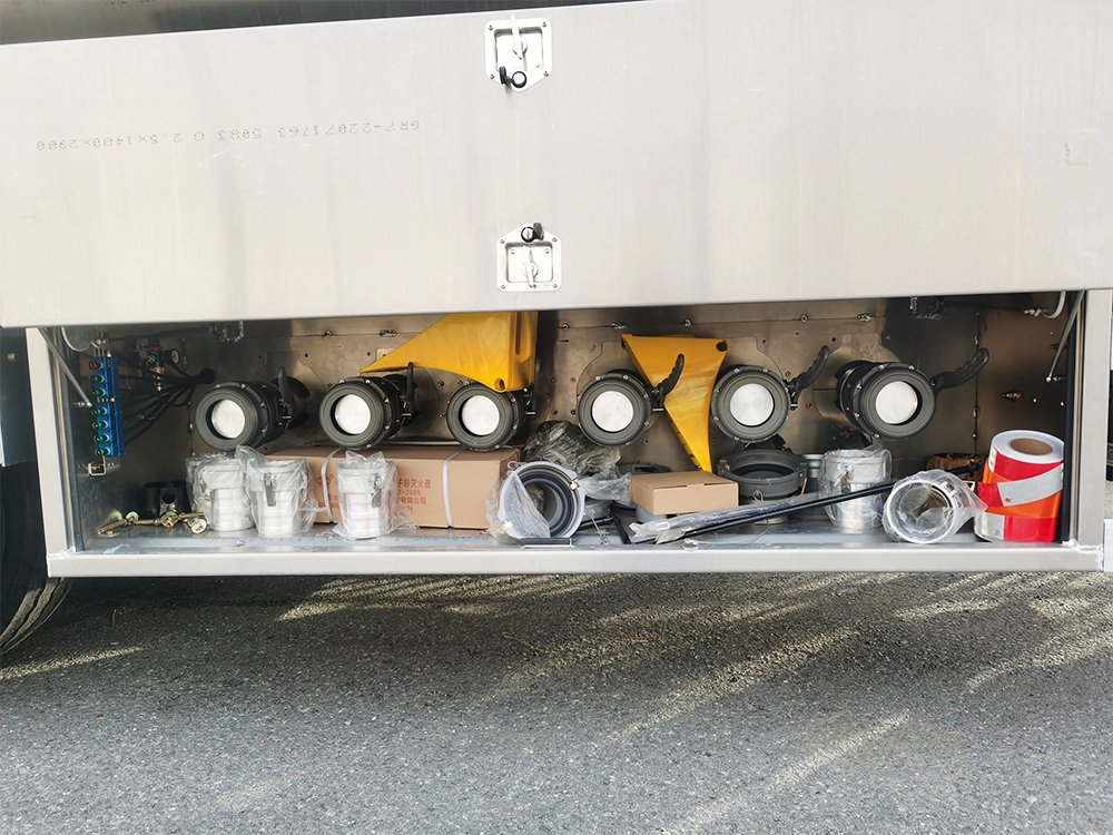 Automatic High Strength China Used Fuel Tanker Truck Stable-Operation Tank Trucks with Quality