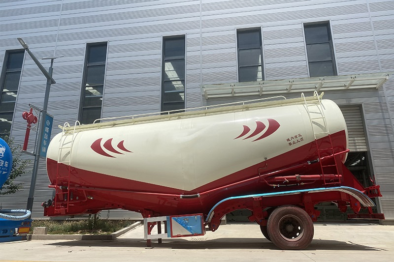 Vehicle Master Heavy Duty Bulk Cement Tanker Bulker Silo Cement Powder Semi Trailer for Sale