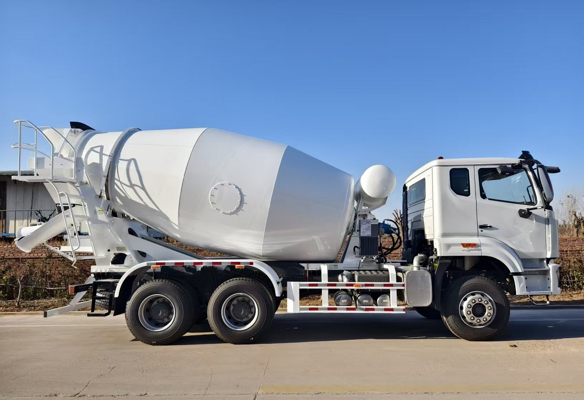 Factory Supply Good Price 8m3/10m3/12m3 Concrete Mixer Truck for Mixing Cement