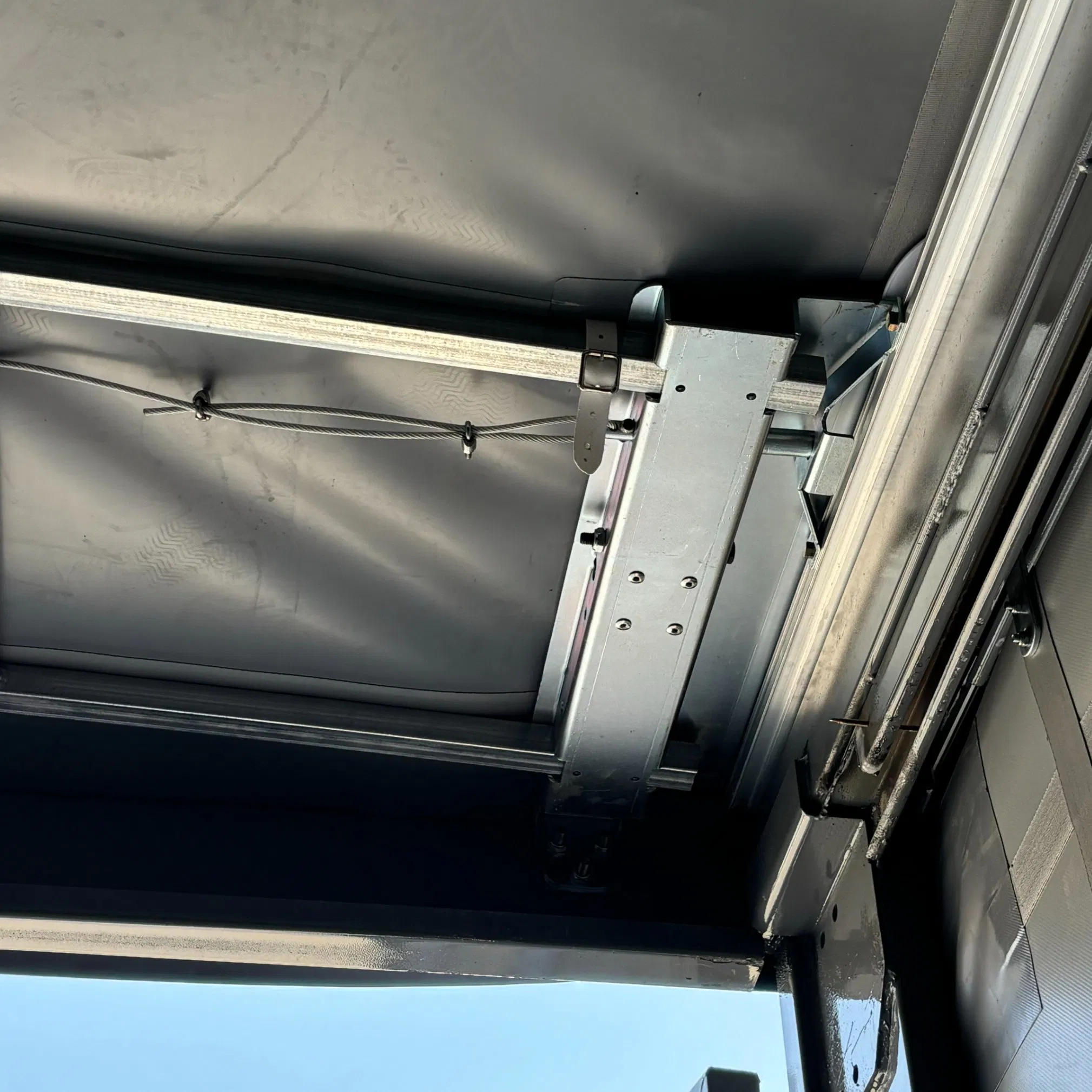 Hot Selling in Southeast Asia Side Curtain Semi-Trailers with High Load-Bearing Capacity