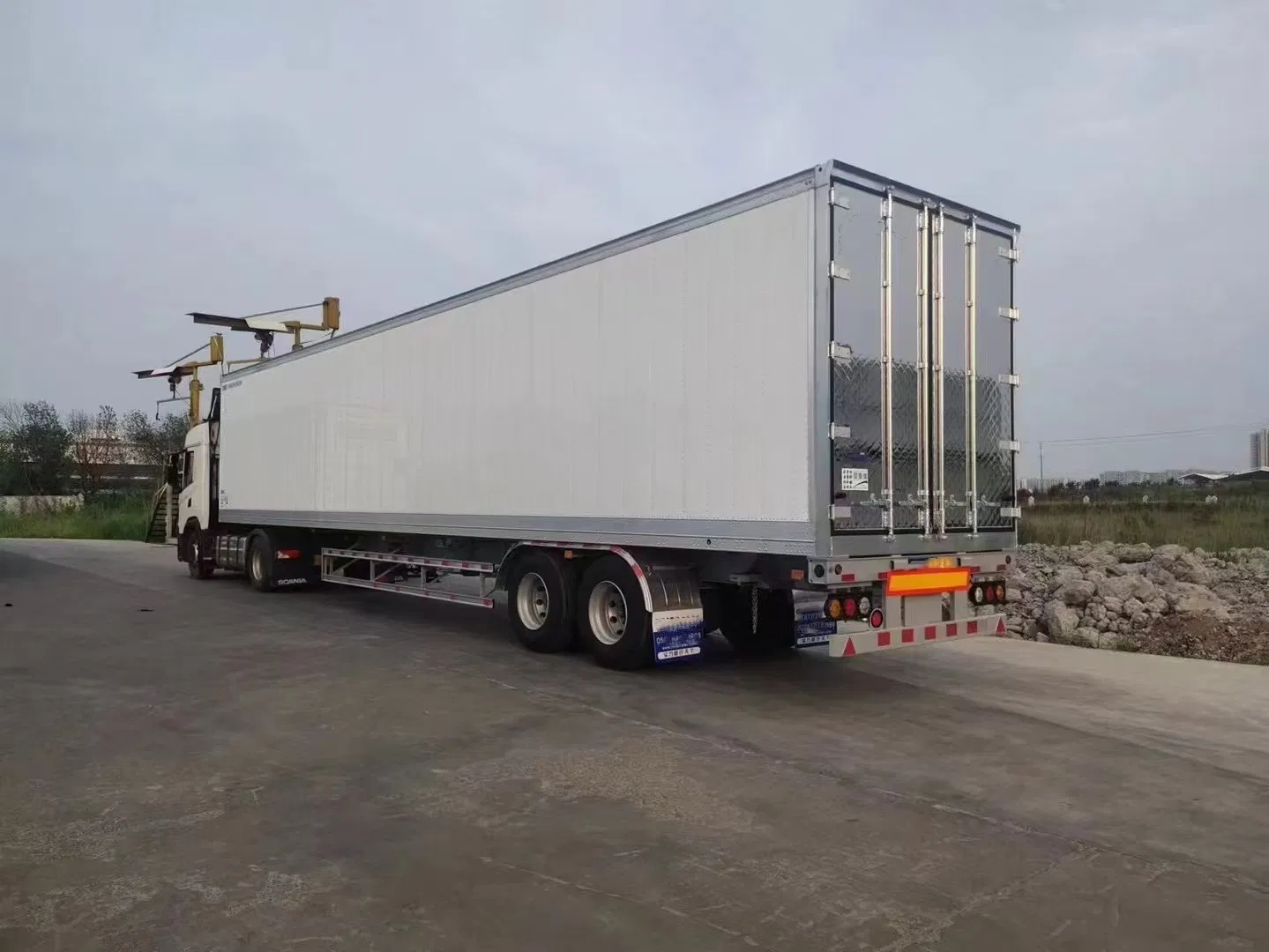 40 Feet 3 Axles Fish Carrier Refrigerated Refrigerator Food Van Freezer Semi Trailer