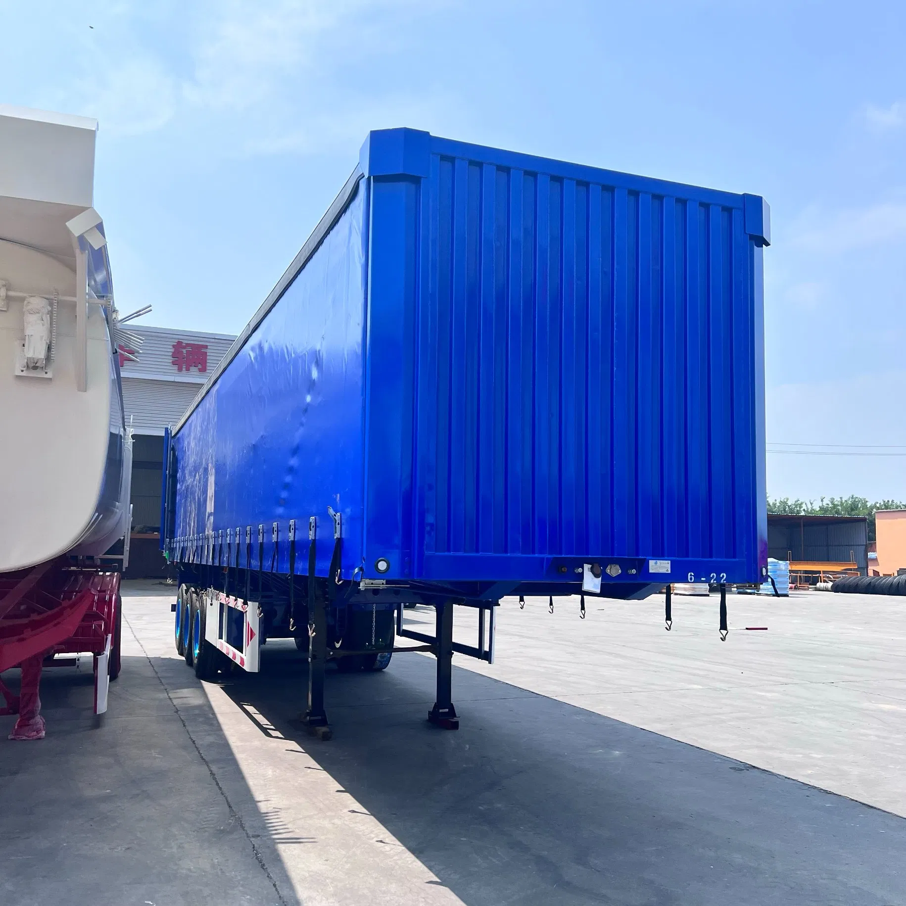 Best Selling Cargo Transport Dry Van Type Box 60 Tons 40FT Opan Wing Van Box Semi Trailer Curtain Semi Truck Trailer