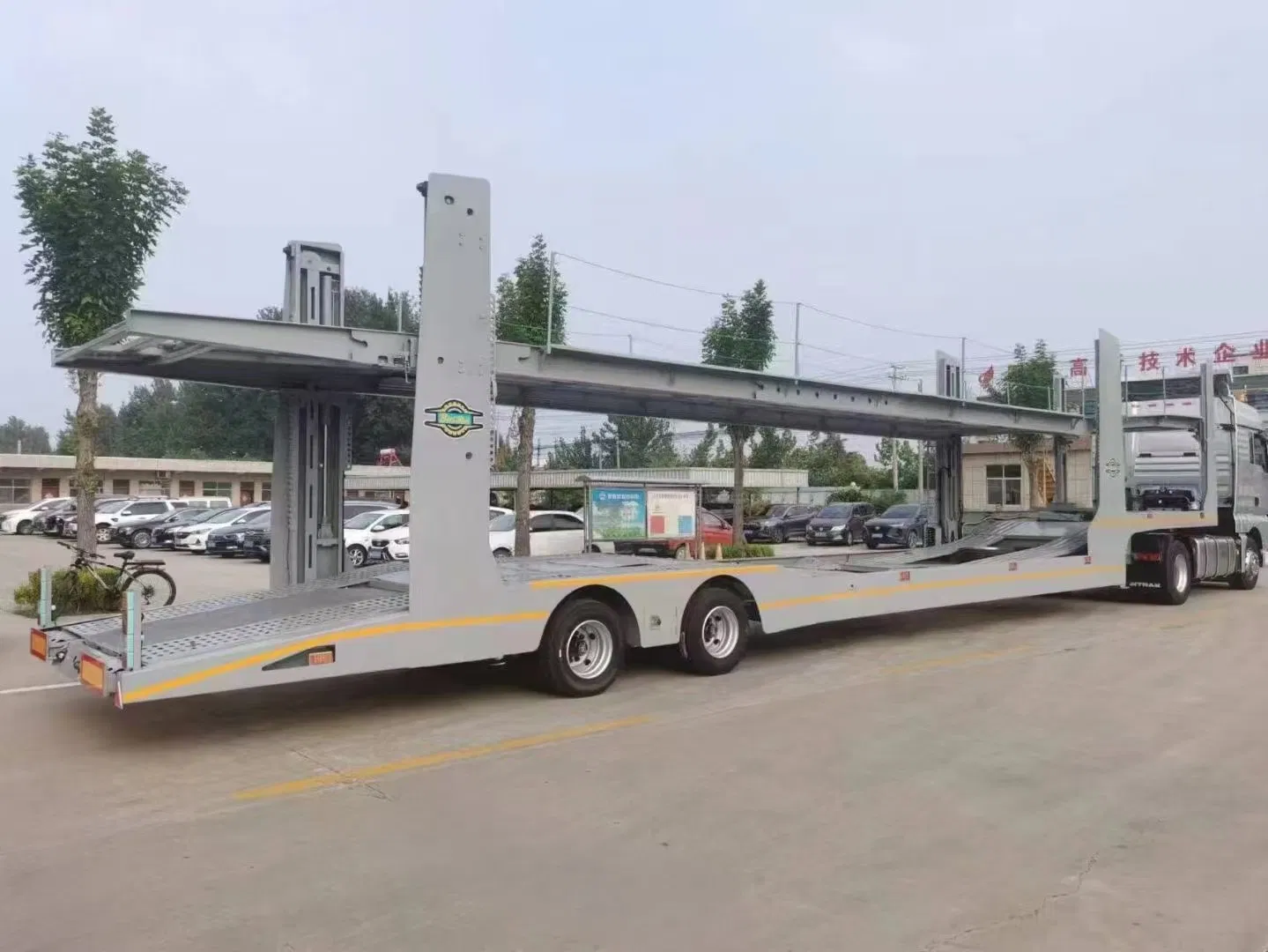 Car Transport/Hauler Semi-Trailer Car Carrier/Delivery Double Deck Trailer Canton Fair Truck Exhibition