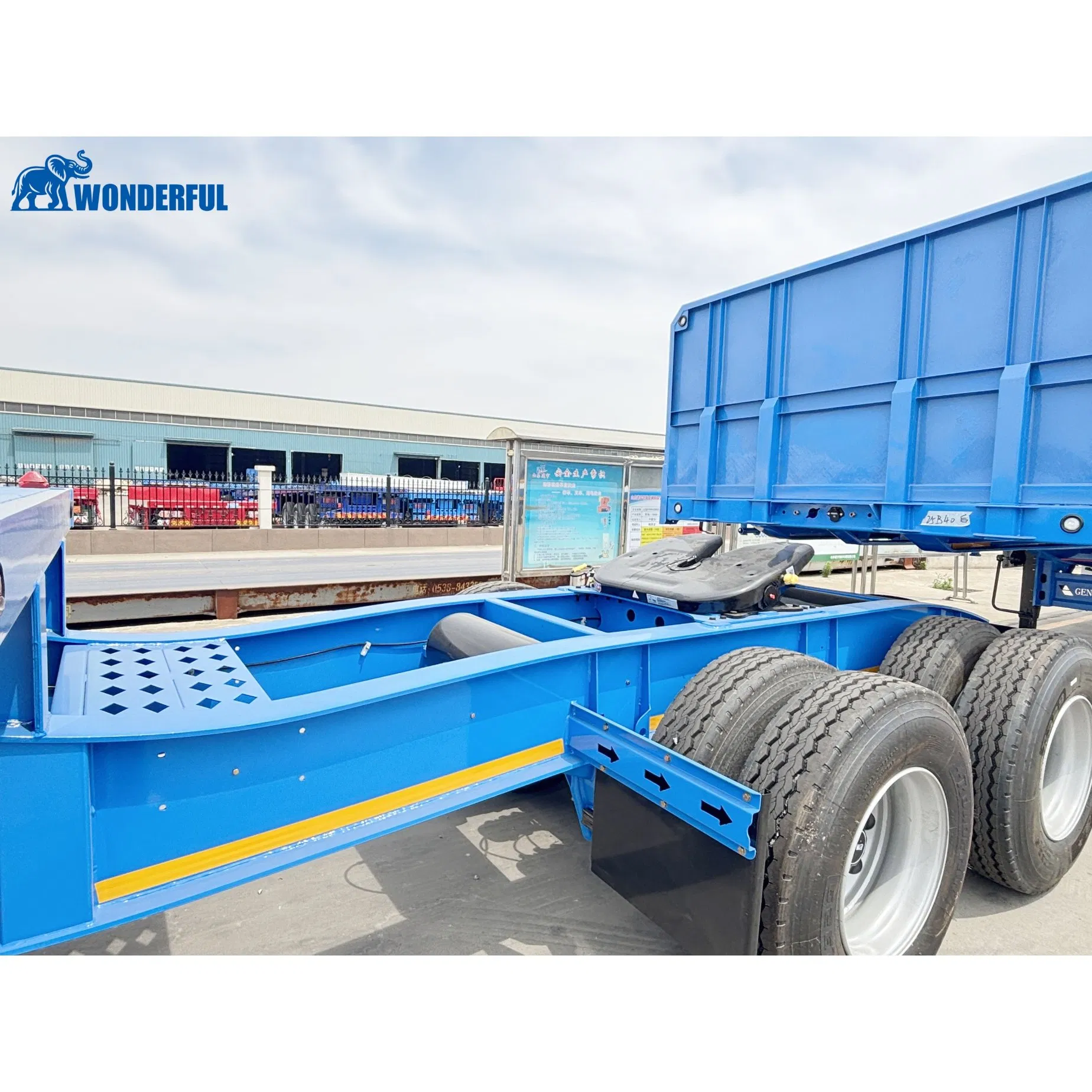BPW Fuwa Axles 12 16 20 Tires Jost Landing Gear Wabco Brake Valves 8 12 Twist Locks Headboard Flatbed Platform Interlink Superlink Truck Semi Trailer