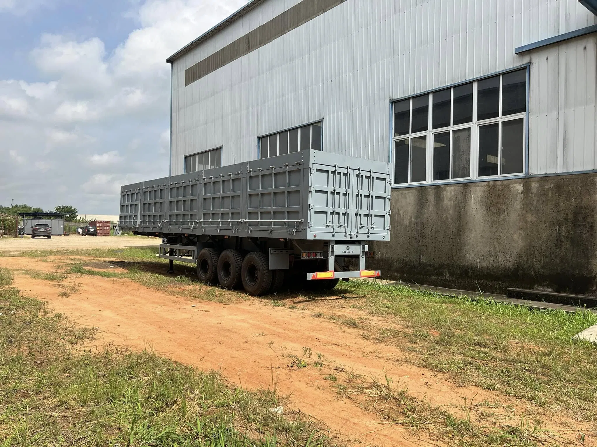 Factory Customized 2 3 Axles Auto Vehicle Transport Transportation Side Tipper Dump Hydraulic Mechanical Lifting Towing Double Deck Drop Carrier Semi Trailer
