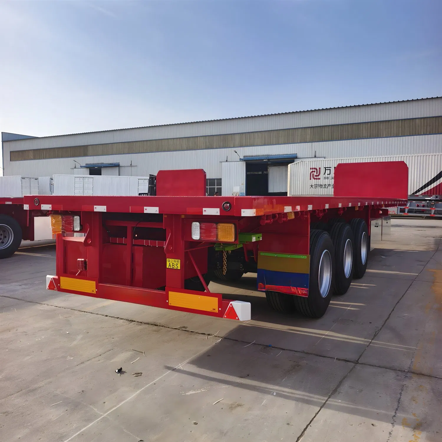 3-Axle Flatbed Semi-Trailer, Capable of Transporting 40-Foot and 20-Foot Container Semi-Trailers