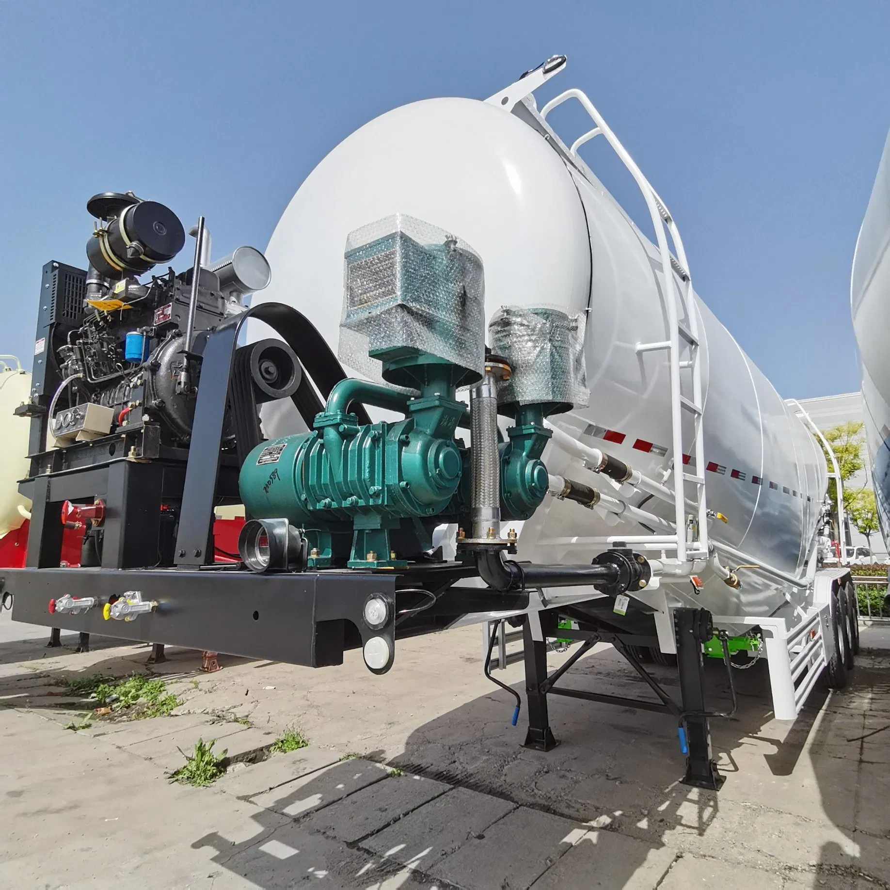 Heavy Duty China 3 Axle 40 45 Cbm Dry Bulk Cement Tanks Fly Ash/Flour/Powder Transport Tanker Truck Semi Trailer