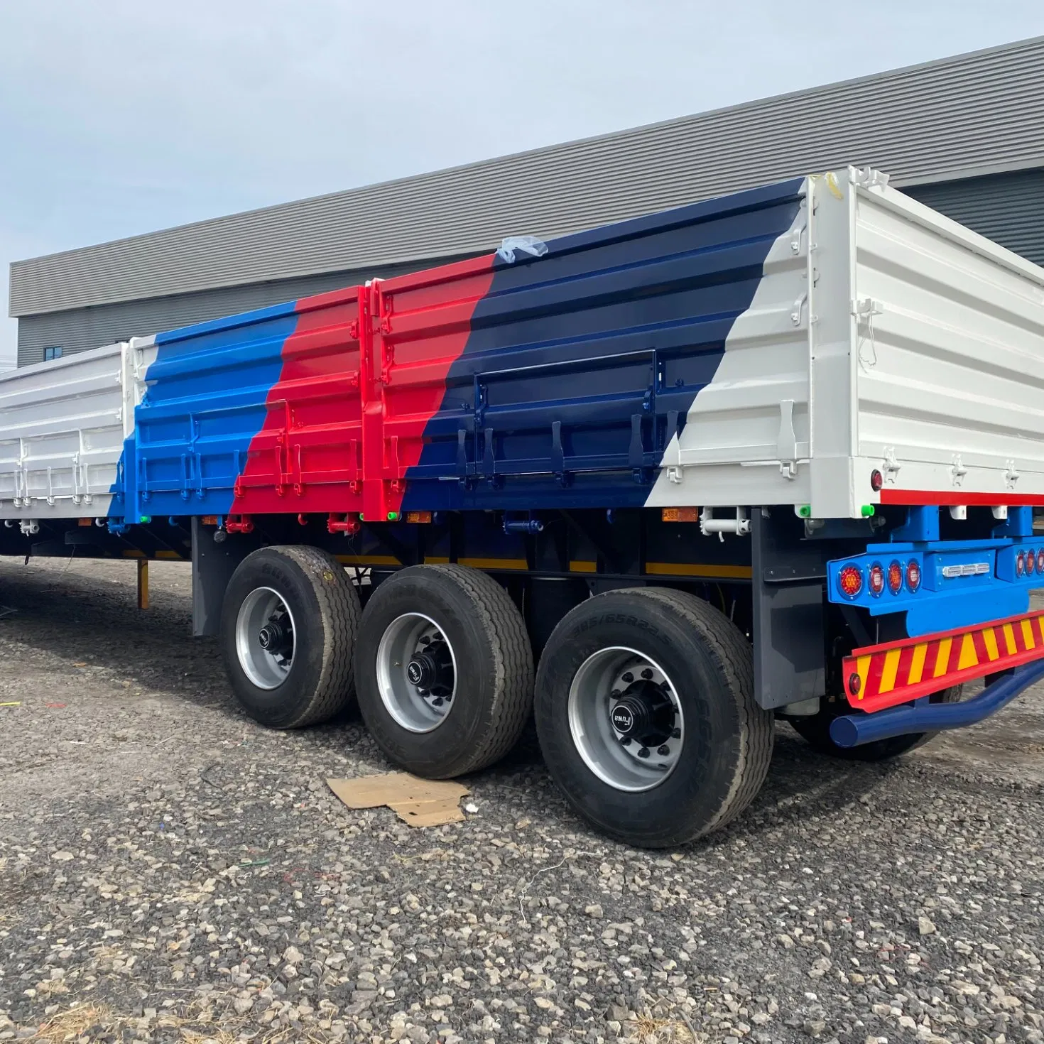 Vehicle Master 3 Axle 40 FT 50tons Widely Used Sidewall Curtain Stake Fence Cargo Box High Side Wall Semi Stake Truck Trailer