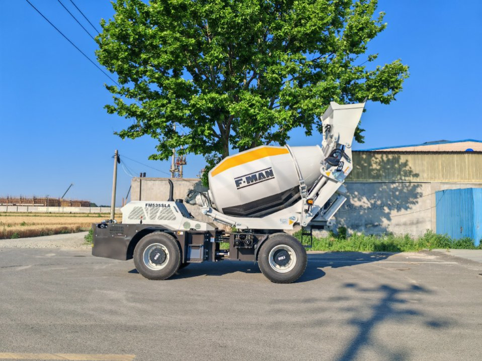 Hot Sale Fman 3.5 Cubic FM535SLA Self Loading Concrete Mixer Truck