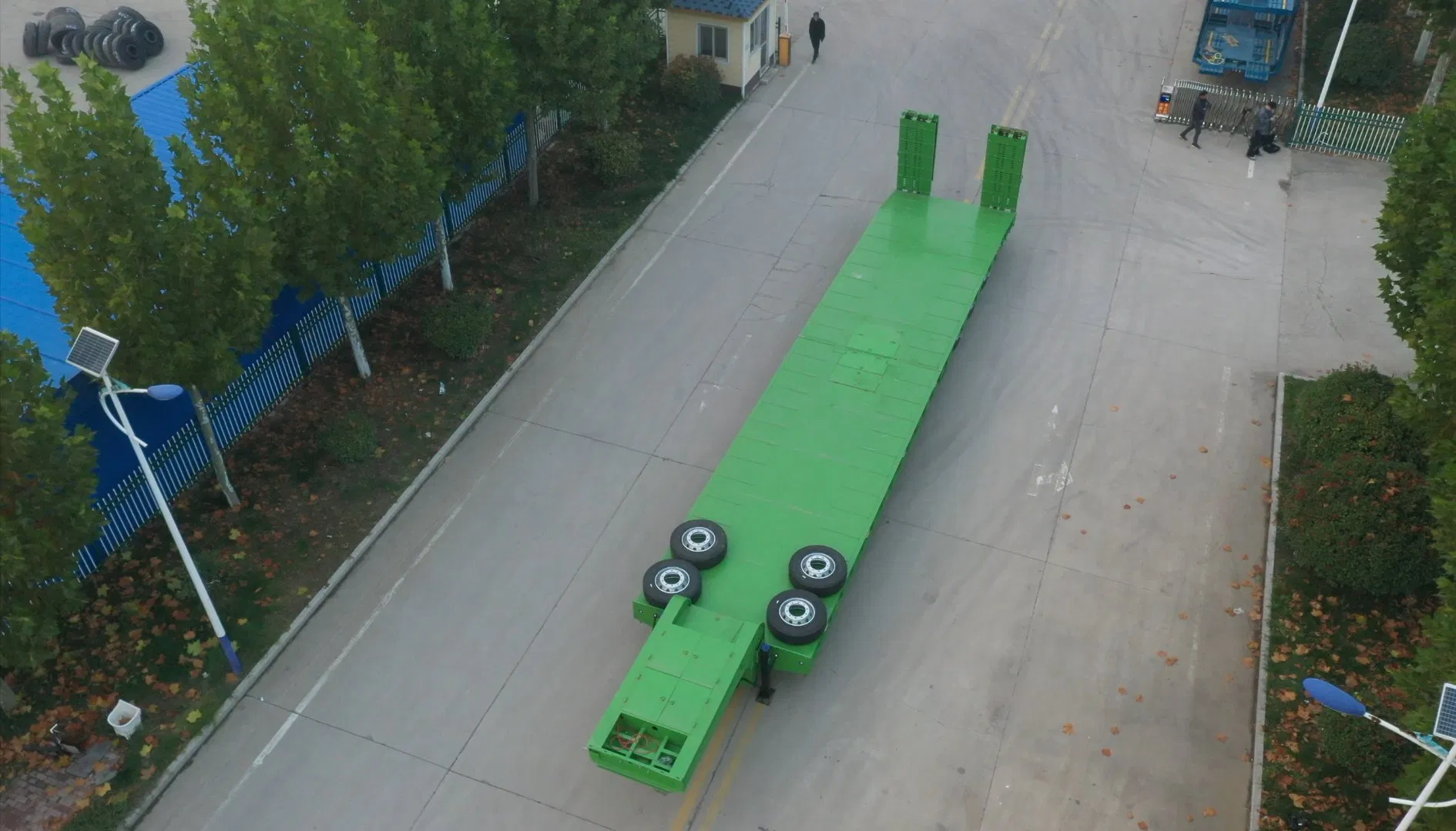 2/3/4 Axles Heavy Haul Lowbed / Lowboy / Step Deck Truck Semi Trailer for Construction and Heavy Hauling