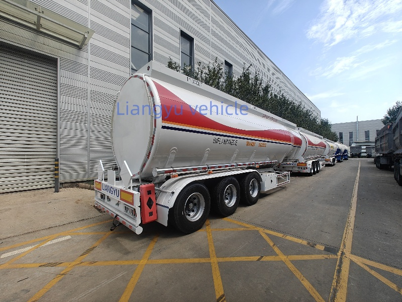2/3/4 Axles 42000L/42cbm Aluminum Alloy/Steel Oil/Fuel Tanker Truck Semi Trailer for Gas Deliver